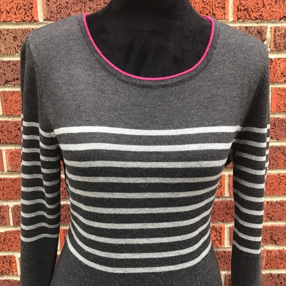 Clearance Vince Camuto dress avail until Jan 10 - Picture 2 of 5